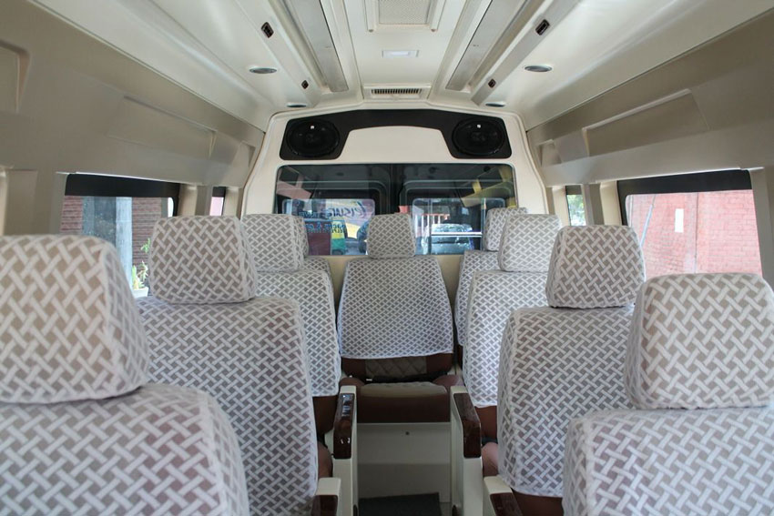 Book Tempo Traveller 13 Seater in Kashmir 